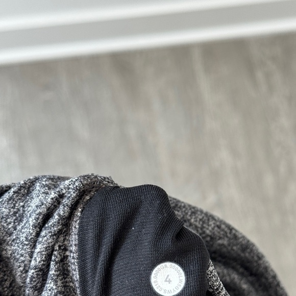 LULULEMON Wunder Under High Rise Leggings in Heathered Black 4 - Picture 5 of 5